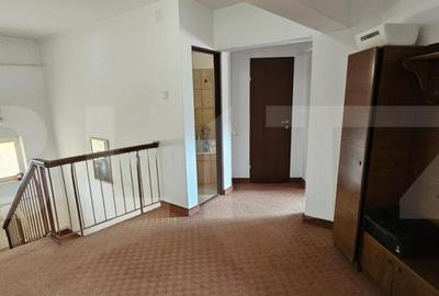 Apartament cu 5 camere decomandat în Trident - 10