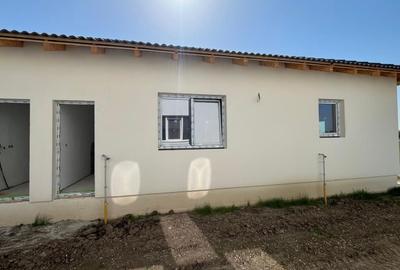 Duplex cu 3 camere cu Canalizare în Moșnița Nouă - 11