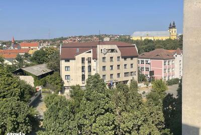 Apartament cu 3 camere decomandat în Dacia - 1