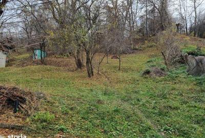 Teren de 1744 mp, în Central - 8