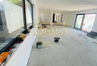 Spațiu comercial, de 400 mp, în Central - 8