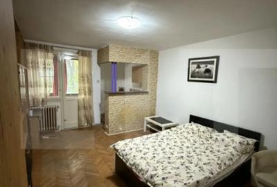 Garsonieră, mobilată în Titan