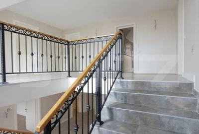 Casă cu 5 camere cu Teren 1590 Mp în Luna - 4