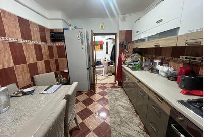 Apartament cu 3 camere decomandat, mobilat în Central - 2