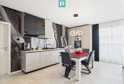 Apartament cu 3 camere decomandat în Torontalului