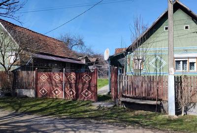 Casă cu 4 camere în Nadăș