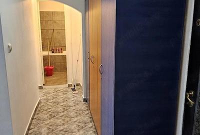 Apartament cu 2 camere decomandat în Apărătorii Patriei