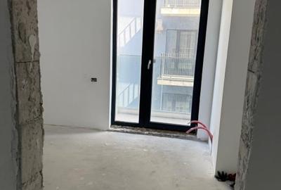 Apartament cu 3 camere decomandat în Central - 2