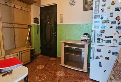 Apartament 3 camere circular, etaj intermediar Calea Bucuresti - 23