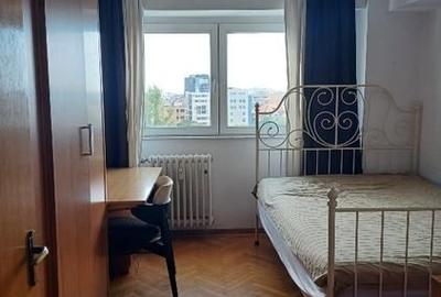 Apartament cu 3 camere semidecomandat, mobilat în P-ța Romană - 4