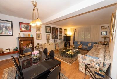 Apartament cu 3 camere decomandat, mobilat în Decebal