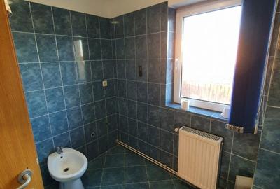 Apartament cu 3 camere decomandat în Lazaret - 2