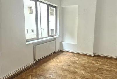 Piata M.Kogalniceanu-Plevnei, apartament 3 camere spatios, pretabil firma, acces curte interioara