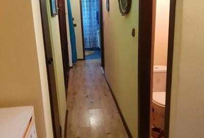 De vAnzare apartament cu 3 camere decomandat - 1