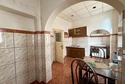 Apartament cu 3 camere decomandat în Calea Călărașilor - 3