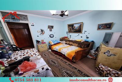 Trei camere! Etaj intermediar! Centrul Bacaului! CE1261 - 7