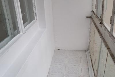 Proprietar,vând apartament.doua camere bdul Tineretului - 8