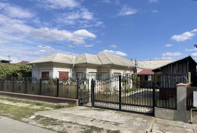 Casă cu 4 camere cu Teren 1200 Mp în Puchenii Mari - 4