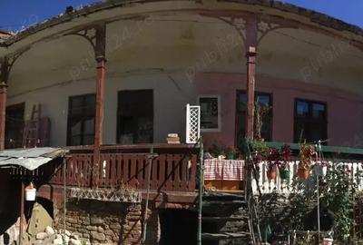 Casă cu Teren 612 Mp în Central - 4