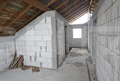 Casă cu 4 camere în Șimnicu de Jos - 4
