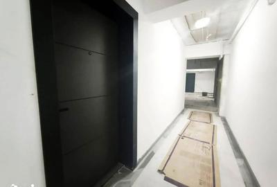 Garsonieră în Titan - 2