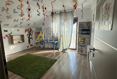 Casă cu 7 camere cu Teren 300 Mp în Central - 4