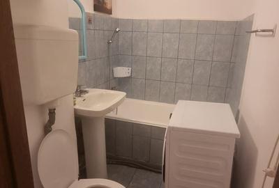 Garsonieră decomandată în Titan - 10