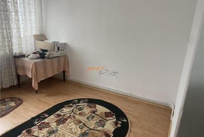 Apartament 3 camere , zona Cartier Gara , et 3/4 , 60 mp , c - 2