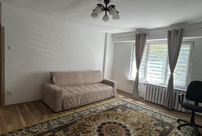 Garsonieră decomandată în Virtuții