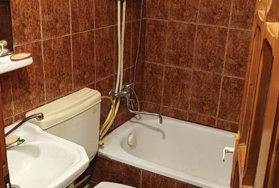 Apartament cu 2 camere decomandat în Km 5 - 3