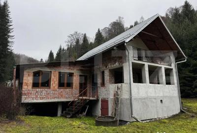Casă cu 4 camere cu Teren 1635 Mp în Șugag - 10