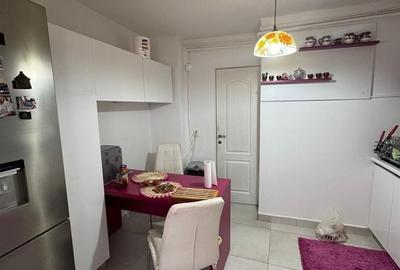 Apartament cu 3 camere în Traian - 11