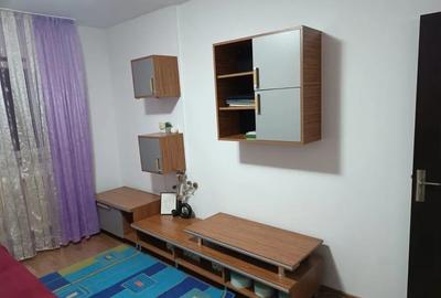 Apartament 1 camera, decomandat, etaj 2/4, zona Gara - Silvestru