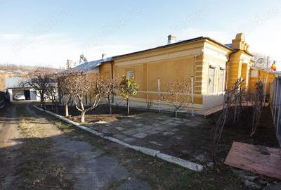 Casa de vanzare sau schimb cu apartament + diferenta, zona centrala Beresti. - 3