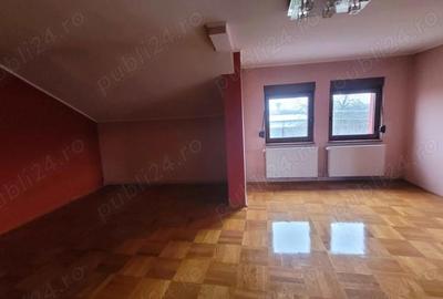 Casă cu 6 camere cu Teren 2001 Mp în Central
