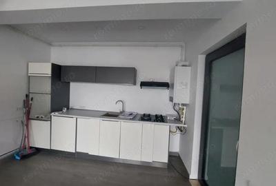 Spațiu comercial, de 100 mp, în Capitol - 6