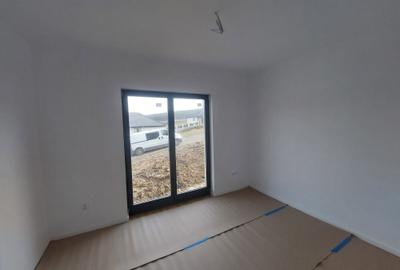 Casă cu 3 camere în Livezeni - 3