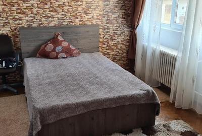Apartament cu 3 camere semidecomandat în Giulești - 1