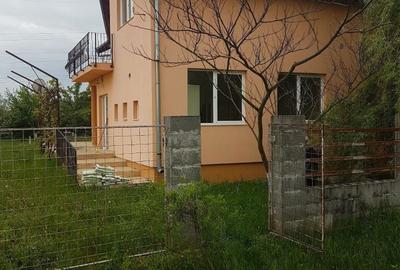 Casă cu 4 camere în Dumbrăvița - 2