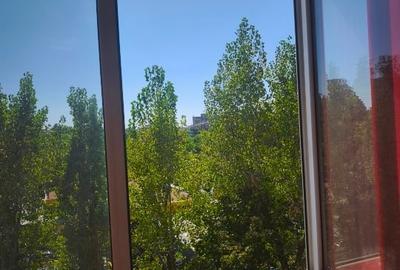 BLOC E //ap. decomandat 2 camere spațios cu terasă (73 mp2) plus boxă//etaj 4// - 8