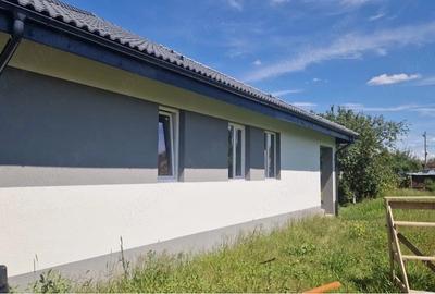 Casă cu Teren 656 Mp în Sânmihaiu Român - 1