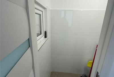 Spațiu comercial, de 40 mp, în Petrești - 2
