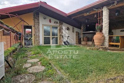 Casa familiala cu spatiu comercial si garaj P+1E+M 720 Mp - 53