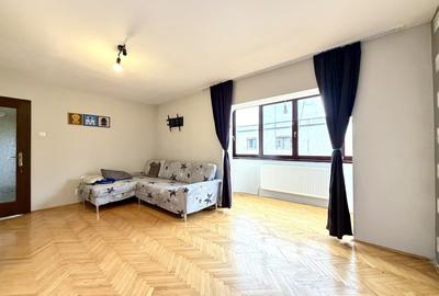 Apartament cu 2 camere semidecomandat, mobilat în Bucovina