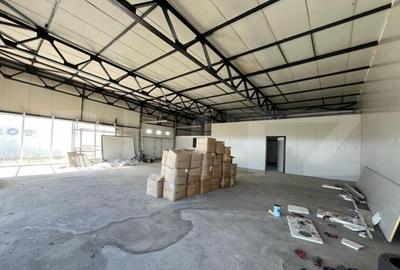 Hale industriale de inchiriat 2.300 mp teren, 2 hale c - 4