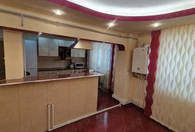 Inchiriez apartament 3 camere - 4