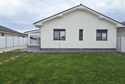 Casă cu 3 camere semidecomandat în Sântandrei - 2