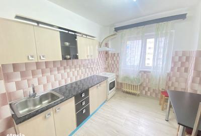 Apartament cu 3 camere semidecomandat, mobilat în Rahova