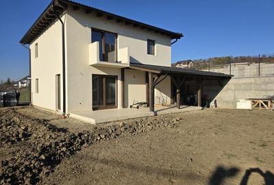Casa  4 camere,2 bai,136 mp, 550 mp teren zona Corunca - 2