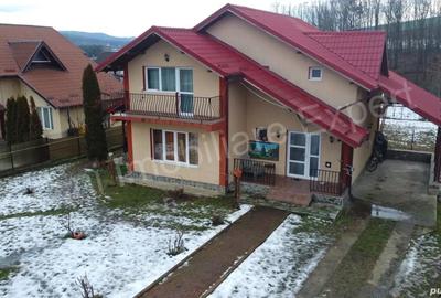 Casă cu Teren 542 Mp în Noapteș - 1